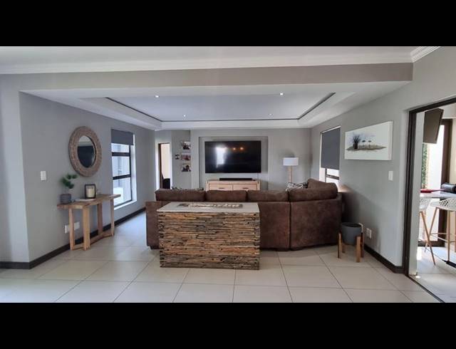 4 BEDROOM PROPERTY TO RENT IN MIDSTREAM RIDGE